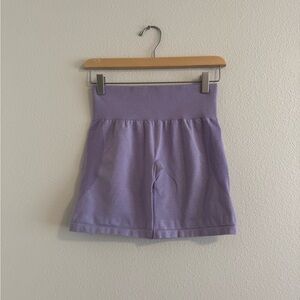 NVGTN High-Waist Lilac Women’s Shorts with Wide Waistband